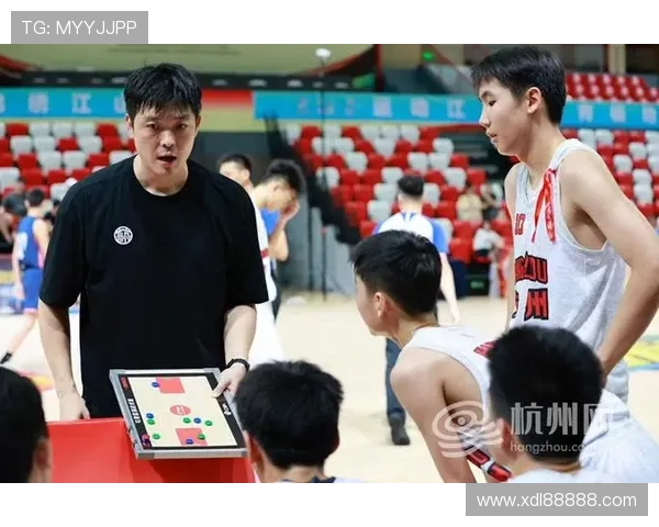 杭州篮球队在最新状态排行榜中荣登第七名展现出强劲实力与潜力 杭州篮球队在最新状态排行榜中荣登第七名展现出强劲实力与潜力