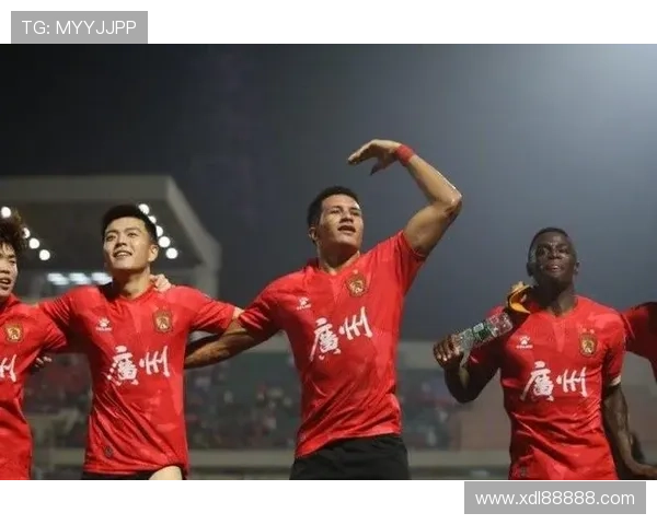 广州足球队在邀请赛中以100分稳居积分榜首位展现强大实力